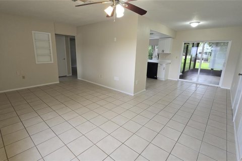 Villa ou maison à louer à Hudson, Floride: 2 chambres, 76.55 m2 № 2424342 - photo 5