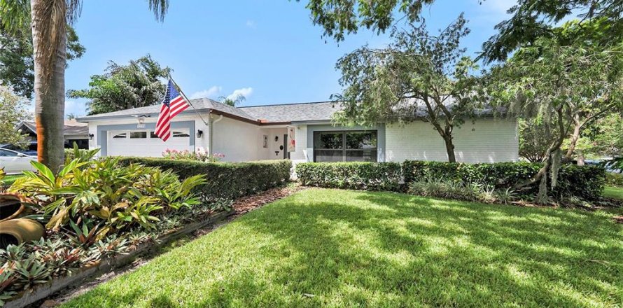 Villa ou maison à Tampa, Floride 4 chambres, 159.98 m2 № 2142223