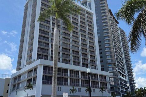 Condominio en Hollywood, Florida, 2 dormitorios  № 2278997