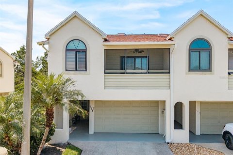 Townhouse in Dunedin, Florida 2 bedrooms, 103.49 sq.m. № 1899824 - photo 1