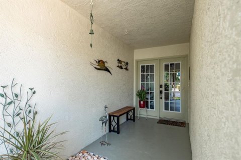 Townhouse in Dunedin, Florida 2 bedrooms, 103.49 sq.m. № 1899824 - photo 3