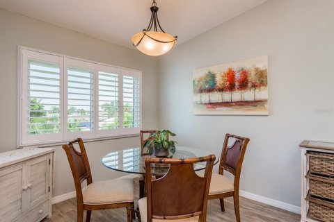 Townhouse in Dunedin, Florida 2 bedrooms, 103.49 sq.m. № 1899824 - photo 24
