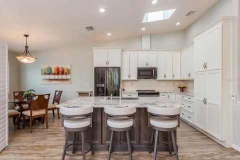 Townhouse in Dunedin, Florida 2 bedrooms, 103.49 sq.m. № 1899824 - photo 6