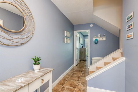Townhouse in Dunedin, Florida 2 bedrooms, 103.49 sq.m. № 1899824 - photo 17