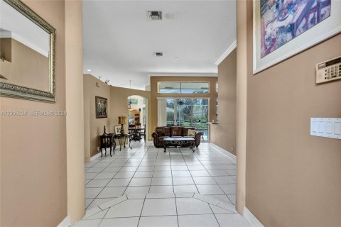 Casa en venta en Coral Springs, Florida, 5 dormitorios, 269.23 m2 № 2071281 - foto 3
