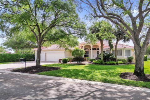 Casa en Coral Springs, Florida 5 dormitorios, 269.23 m2 № 2071281