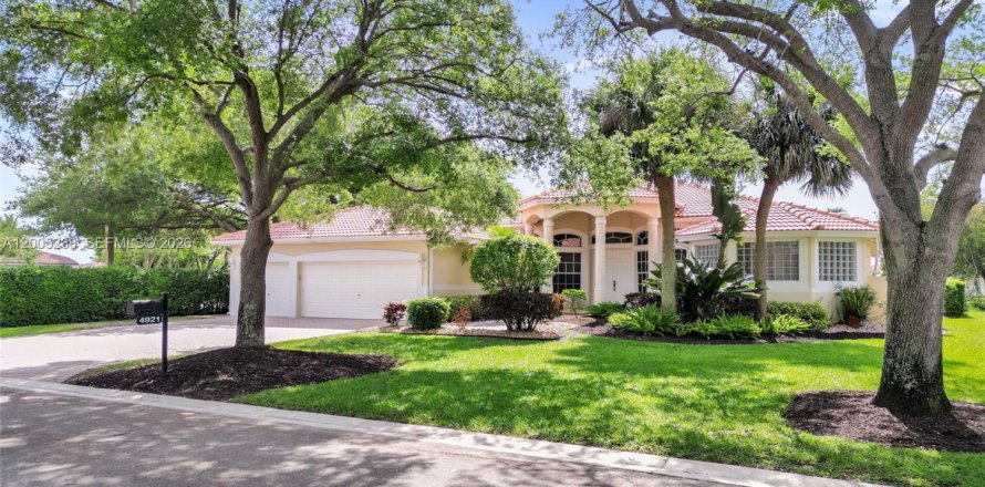 Casa en Coral Springs, Florida 5 dormitorios, 269.23 m2 № 2071281