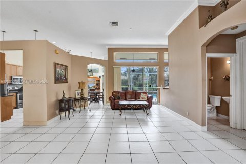 Casa en venta en Coral Springs, Florida, 5 dormitorios, 269.23 m2 № 2071281 - foto 4
