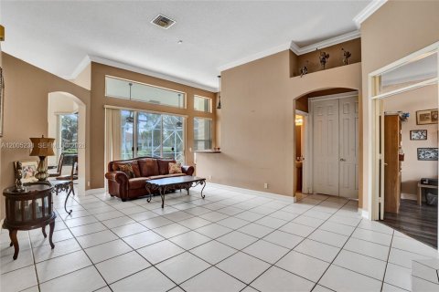 Casa en venta en Coral Springs, Florida, 5 dormitorios, 269.23 m2 № 2071281 - foto 6