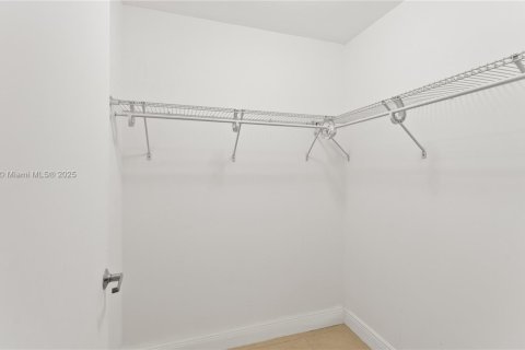 Купить кондоминиум в Майами, Флорида 2 спальни, 117.8м2, № 1889118 - фото 13