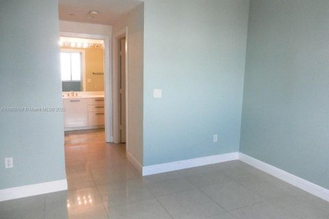 Condominio en venta en Miami, Florida, 2 dormitorios, 117.8 m2 № 1889118 - foto 5