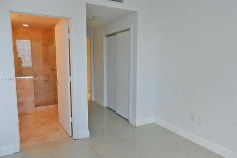 Condominio en venta en Miami, Florida, 2 dormitorios, 117.8 m2 № 1889118 - foto 3