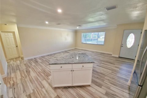 Villa ou maison à louer à Saint Petersburg, Floride: 4 chambres, 164.16 m2 № 2416724 - photo 4