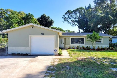 Villa ou maison à Saint Petersburg, Floride 4 chambres, 164.16 m2 № 2416724