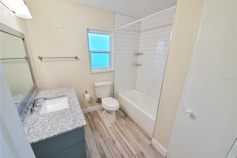 Villa ou maison à louer à Saint Petersburg, Floride: 4 chambres, 164.16 m2 № 2416724 - photo 20