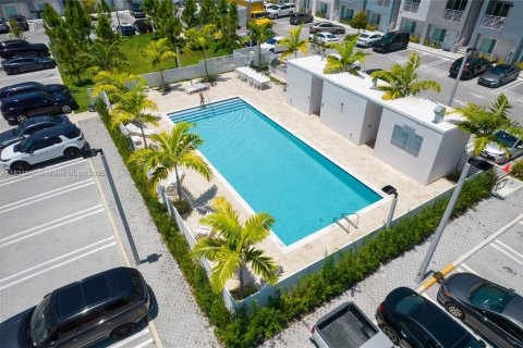 Condominio en venta en Miami, Florida, 1 dormitorio, 91.04 m2 № 1814828 - foto 2