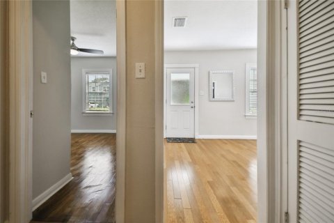 Villa ou maison à louer à Tampa, Floride: 3 chambres, 110 m2 № 1907572 - photo 13