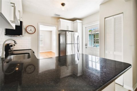 Villa ou maison à louer à Tampa, Floride: 3 chambres, 110 m2 № 1907572 - photo 23
