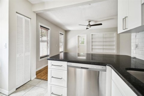 Villa ou maison à louer à Tampa, Floride: 3 chambres, 110 m2 № 1907572 - photo 20