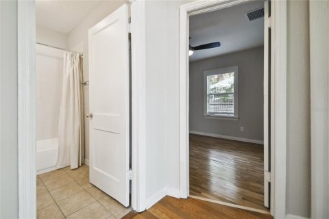 Villa ou maison à louer à Tampa, Floride: 3 chambres, 110 m2 № 1907572 - photo 9
