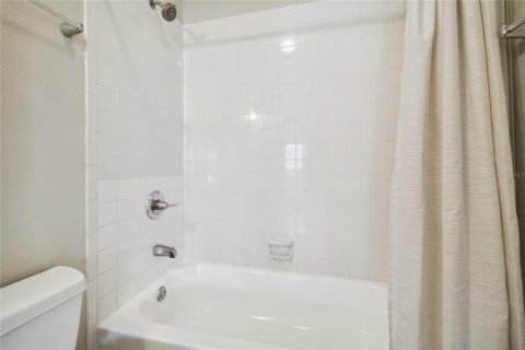 Villa ou maison à louer à Tampa, Floride: 3 chambres, 110 m2 № 1907572 - photo 11