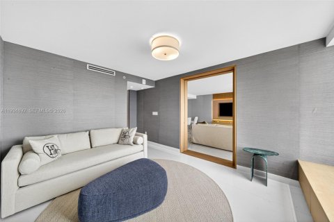 Condo in Miami Beach, Florida, 2 bedrooms  № 1992974 - photo 23