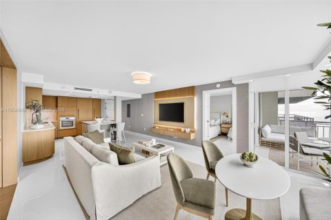 Condo in Miami Beach, Florida, 2 bedrooms  № 1992974 - photo 6