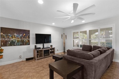 Casa en venta en Lighthouse Point, Florida, 3 dormitorios, 172.43 m2 № 1993857 - foto 5