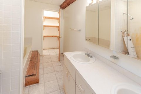 House in Odessa, Florida 3 bedrooms, 260.87 sq.m. № 2199237 - photo 22