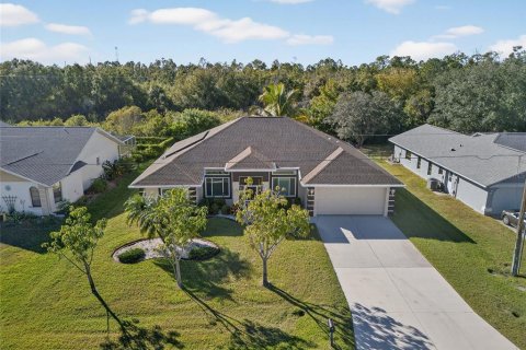 House in Punta Gorda, Florida 4 bedrooms, 199.28 sq.m. № 2287604