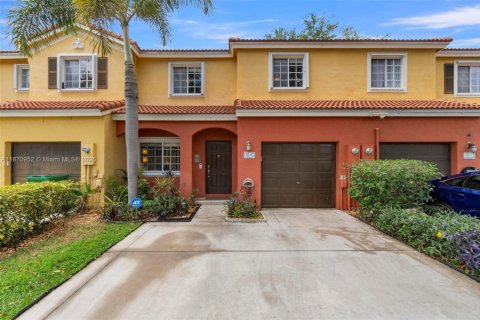 Adosado en alquiler en Miramar, Florida, 3 dormitorios, 135.82 m2 № 1927468 - foto 1