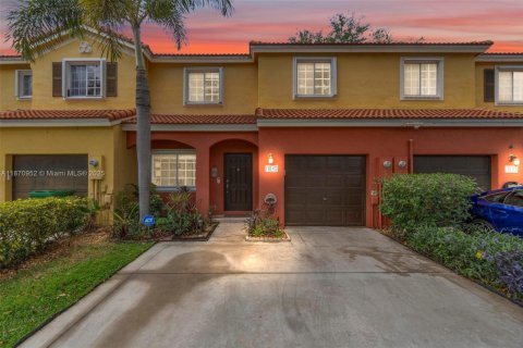 Adosado en alquiler en Miramar, Florida, 3 dormitorios, 135.82 m2 № 1927468 - foto 2