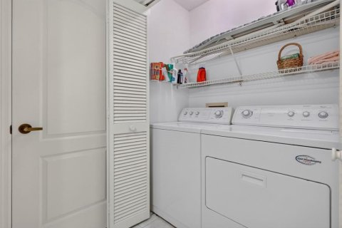 Condo in Bradenton, Florida, 2 bedrooms № 2208625 - photo 30