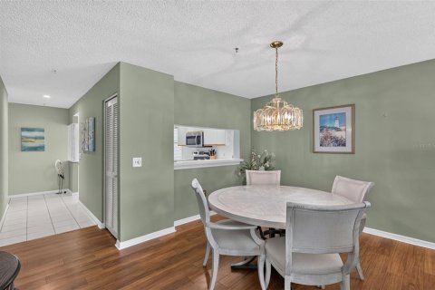 Condo in Bradenton, Florida, 2 bedrooms № 2208625 - photo 25