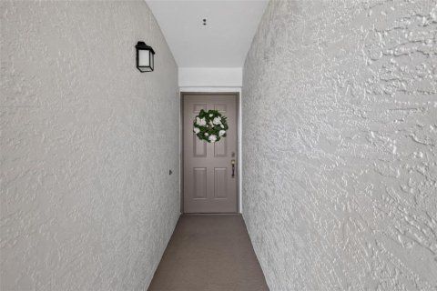 Condo in Bradenton, Florida, 2 bedrooms № 2208625 - photo 9