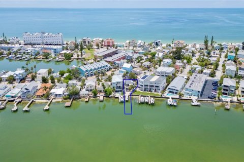 Villa ou maison à vendre à Treasure Island, Floride: 3 chambres, 209.12 m2 № 1908955 - photo 5