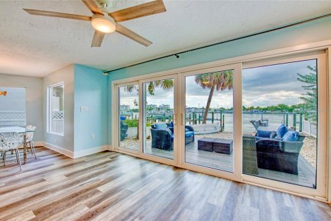 Villa ou maison à vendre à Treasure Island, Floride: 3 chambres, 209.12 m2 № 1908955 - photo 23
