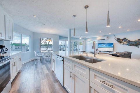 Villa ou maison à vendre à Treasure Island, Floride: 3 chambres, 209.12 m2 № 1908955 - photo 29