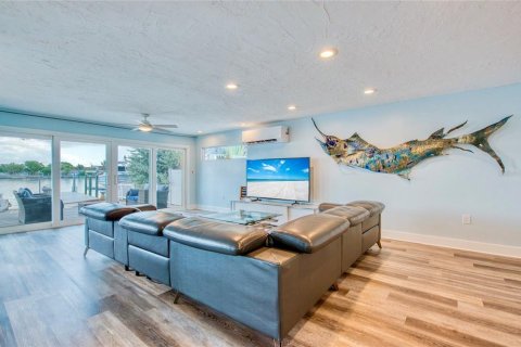 Villa ou maison à vendre à Treasure Island, Floride: 3 chambres, 209.12 m2 № 1908955 - photo 22