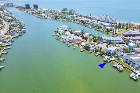 Villa ou maison à vendre à Treasure Island, Floride: 3 chambres, 209.12 m2 № 1908955 - photo 4