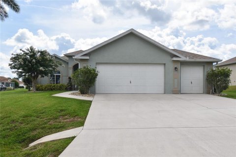 House in Ocala, Florida 3 bedrooms, 144.46 sq.m. № 1825271 - photo 1