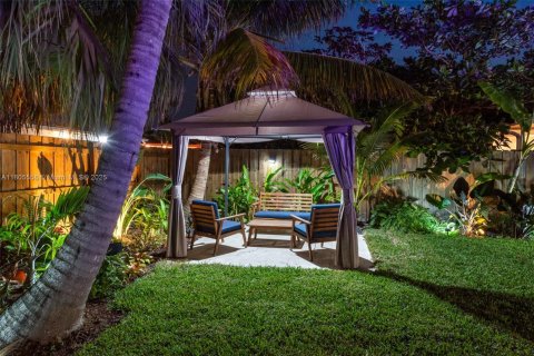 Casa en venta en Hollywood, Florida, 3 dormitorios, 156.45 m2 № 1894263 - foto 12
