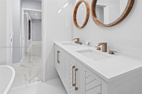 Casa en venta en Hollywood, Florida, 3 dormitorios, 156.45 m2 № 1894263 - foto 28