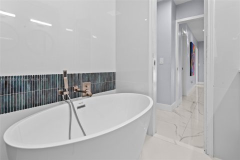 Casa en venta en Hollywood, Florida, 3 dormitorios, 156.45 m2 № 1894263 - foto 27