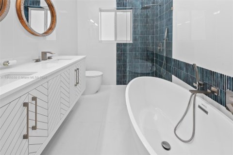 Casa en venta en Hollywood, Florida, 3 dormitorios, 156.45 m2 № 1894263 - foto 29