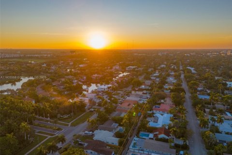 Casa en venta en Hollywood, Florida, 3 dormitorios, 156.45 m2 № 1894263 - foto 23