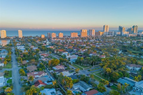 Casa en venta en Hollywood, Florida, 3 dormitorios, 156.45 m2 № 1894263 - foto 21