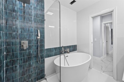 Casa en venta en Hollywood, Florida, 3 dormitorios, 156.45 m2 № 1894263 - foto 6
