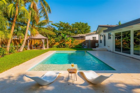 Casa en venta en Hollywood, Florida, 3 dormitorios, 156.45 m2 № 1894263 - foto 1