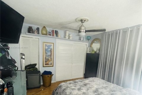 Condo in North Bay Village, Florida, 1 bedroom  № 1695064 - photo 10
